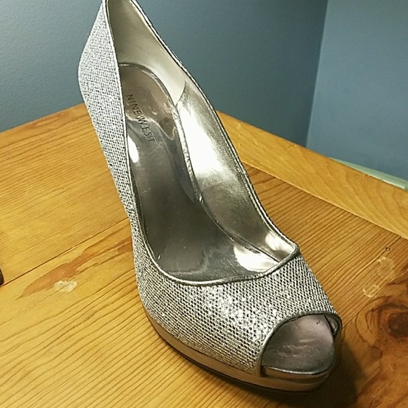 Nine West heels - Picture 2 of 2